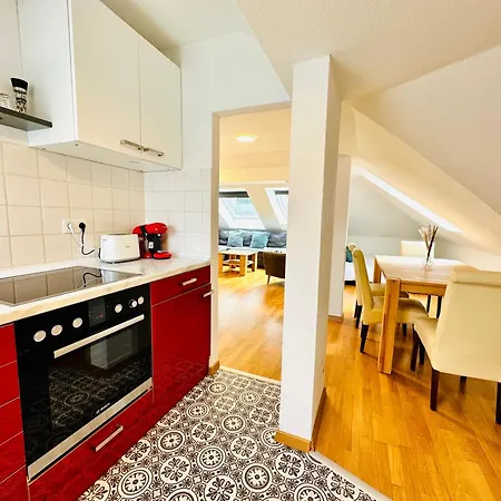 Appartement Trendige Dachgeschosswohnung In Connewitz - 3 Schlafbereiche - Platz Fuer Bis Zu 5 Personen - Tolle Lage Und Oeffentliche Verkehrsmittel *