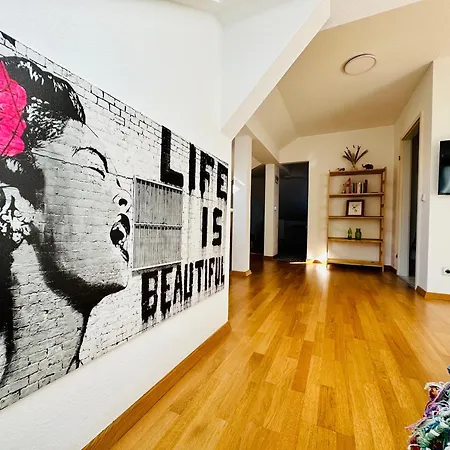 Appartement Trendige Dachgeschosswohnung In Connewitz - 3 Schlafbereiche - Platz Fuer Bis Zu 5 Personen - Tolle Lage Und Oeffentliche Verkehrsmittel Leipzig