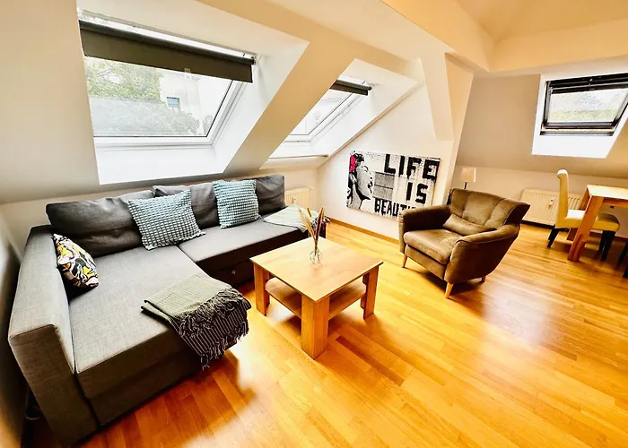 Apartmán Trendige Dachgeschosswohnung In Connewitz - 3 Schlafbereiche - Platz Fuer Bis Zu 5 Personen - Tolle Lage Und Oeffentliche Verkehrsmittel *