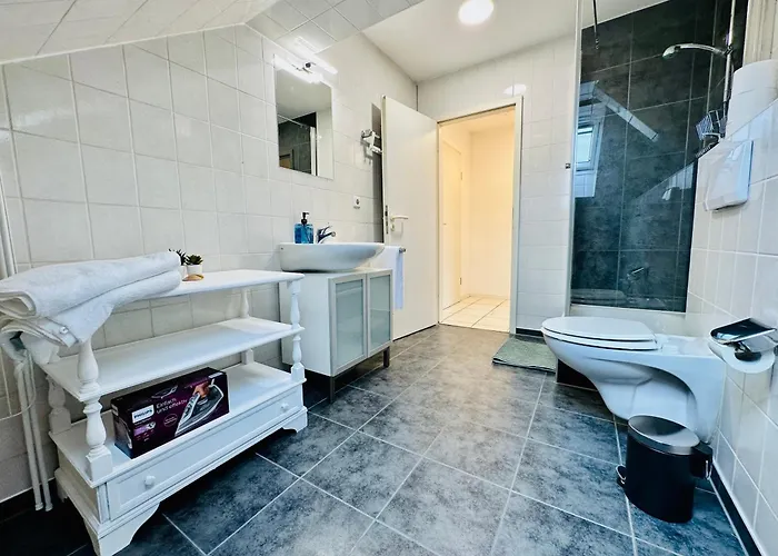 Trendige Dachgeschosswohnung In Connewitz - 3 Schlafbereiche - Platz Fuer Bis Zu 5 Personen - Tolle Lage Und Oeffentliche Verkehrsmittel *