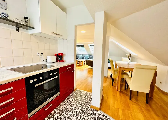 Apartmán Trendige Dachgeschosswohnung In Connewitz - 3 Schlafbereiche - Platz Fuer Bis Zu 5 Personen - Tolle Lage Und Oeffentliche Verkehrsmittel *