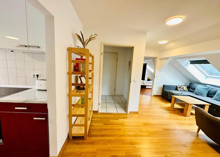 Trendige Dachgeschosswohnung In Connewitz - 3 Schlafbereiche - Platz Fuer Bis Zu 5 Personen - Tolle Lage Und Oeffentliche Verkehrsmittel Apartmán Lipsko