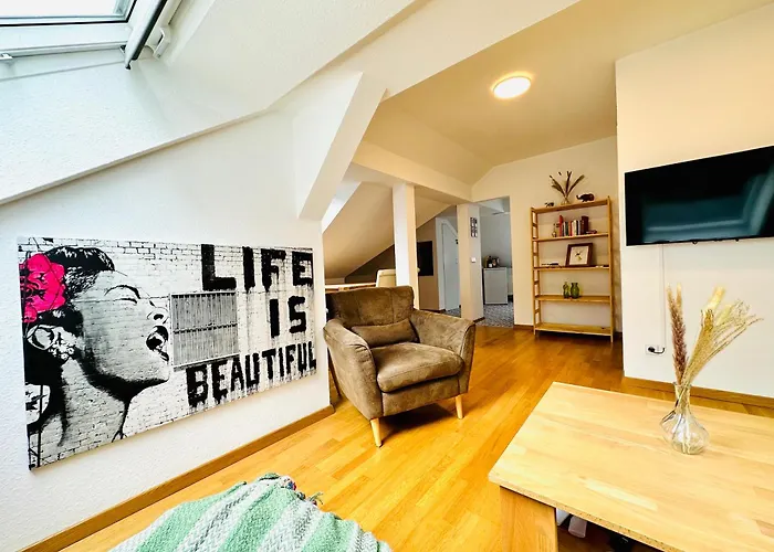 Trendige Dachgeschosswohnung In Connewitz - 3 Schlafbereiche - Platz Fuer Bis Zu 5 Personen - Tolle Lage Und Oeffentliche Verkehrsmittel